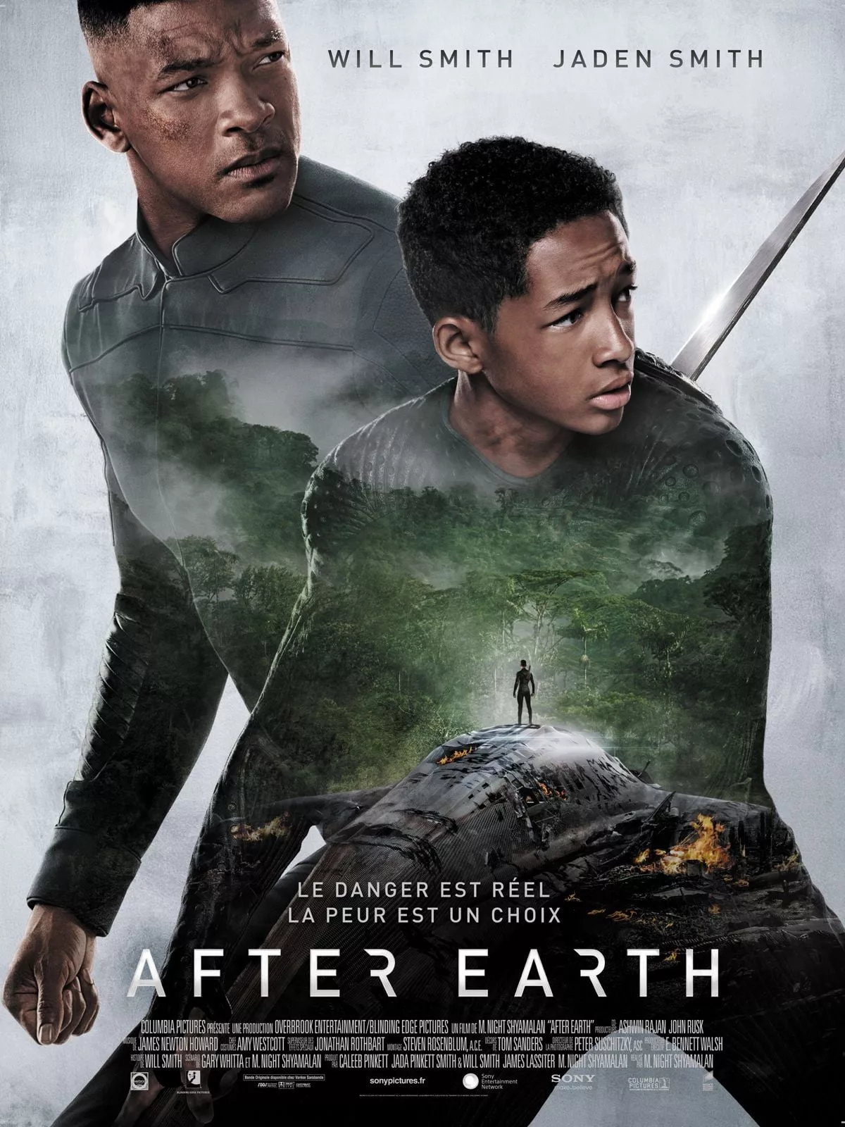 Illustration de critique : After Earth : Après un atterrissage forcé, Kitai Raige et son père, Cypher, se retrouvent sur Terre, mille ans après que l’humanité…