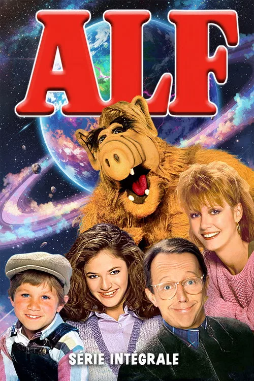 Illustration de critique : Alf : Gordon Shumway est né de l'union de Bob et Flo Shumway le 28 août 1757 sur la planète Melmac. Le 28 août 1985, la pla…