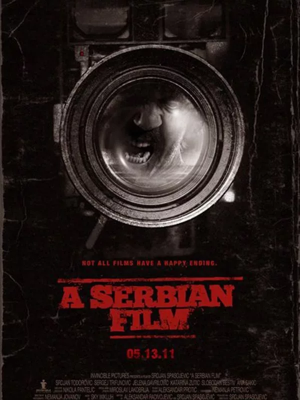 Illustration de critique : A serbian film : Milos, un acteur porno à la retraite, tente de survivre avec sa famille. Jusqu’au jour où une ancienne collègue lui p…